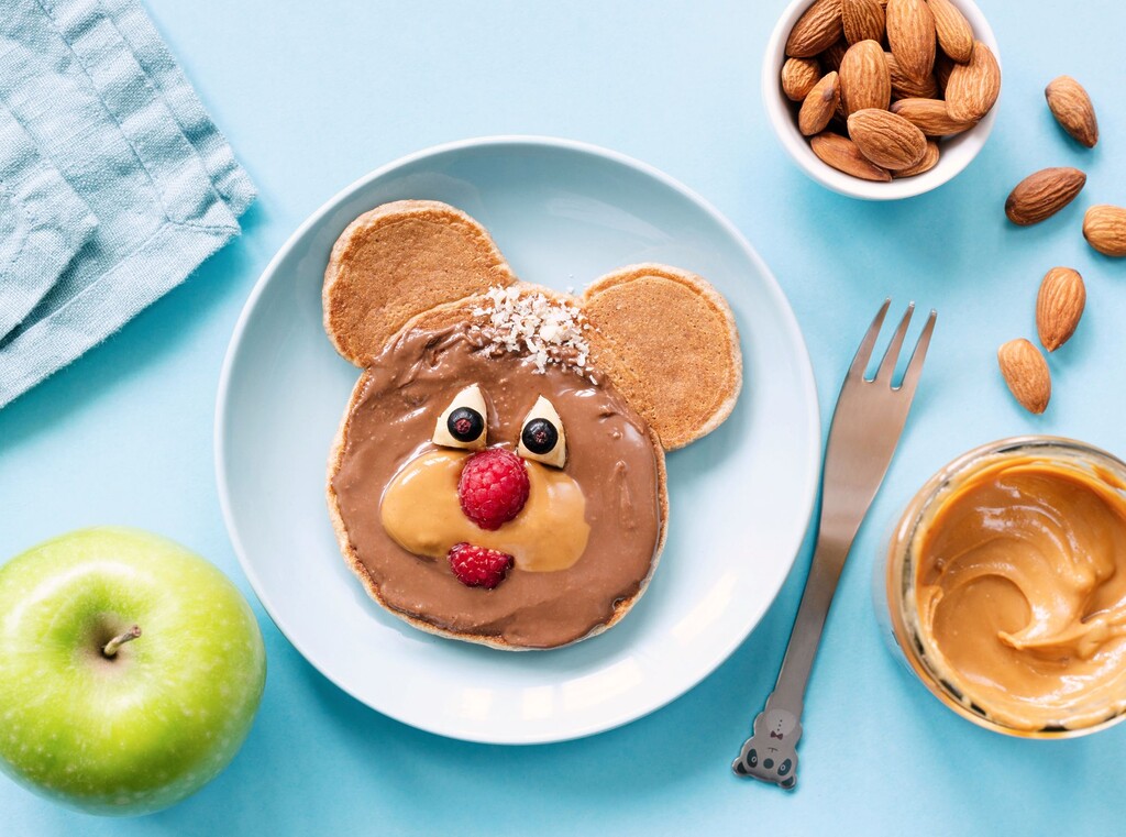 Fun food ideas for picky eaters 1 Bear-face pancake with blueberry eyes and a strawberry nose