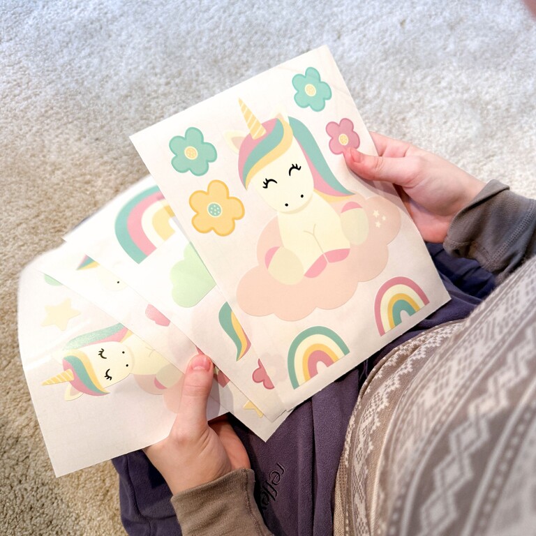 Glow-in-the-Dark Wall Stickers: Unicorn