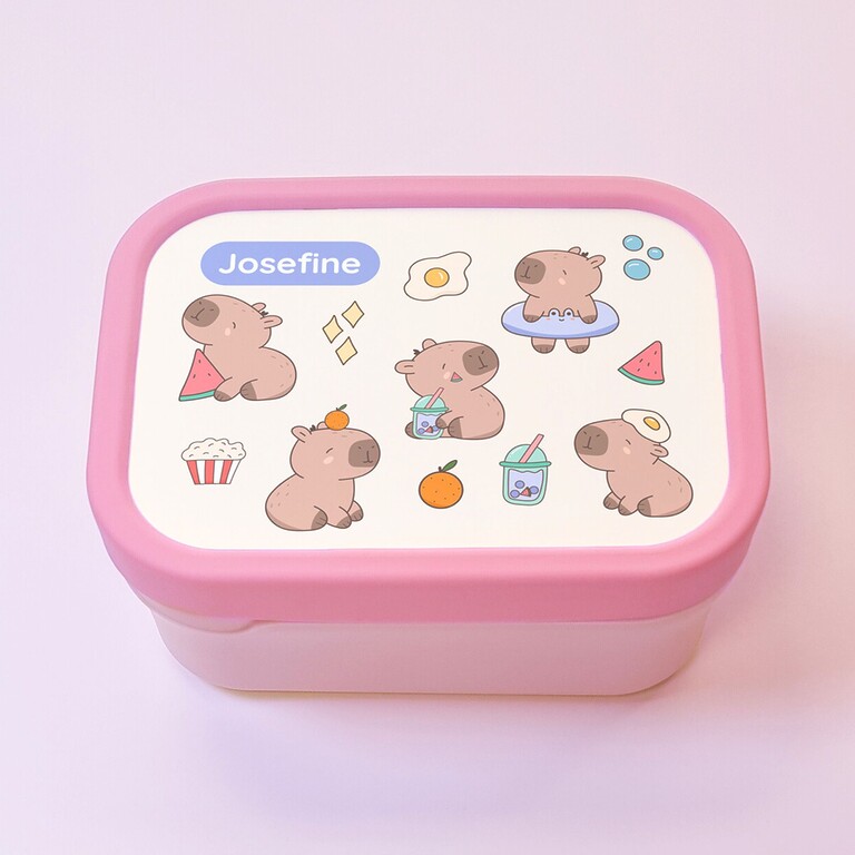 pink capybara lunchbox with the name Josefine